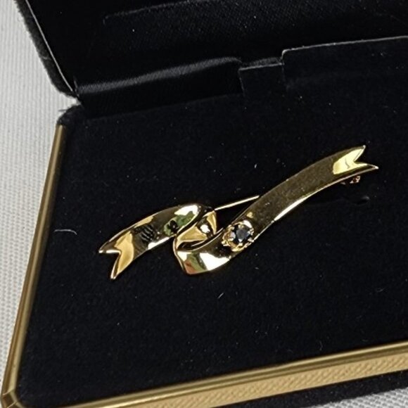 Vintage 1985 The Presidents Club Gold Tone Ribbon Brooch - Picture 2 of 7